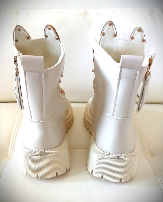 Ankle Creamy White Kitty-Ear Booties